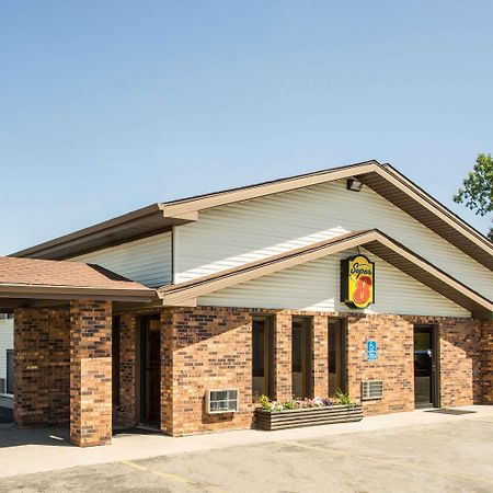 فندق Super 8 By Wyndham Fergus Falls المظهر الخارجي الصورة