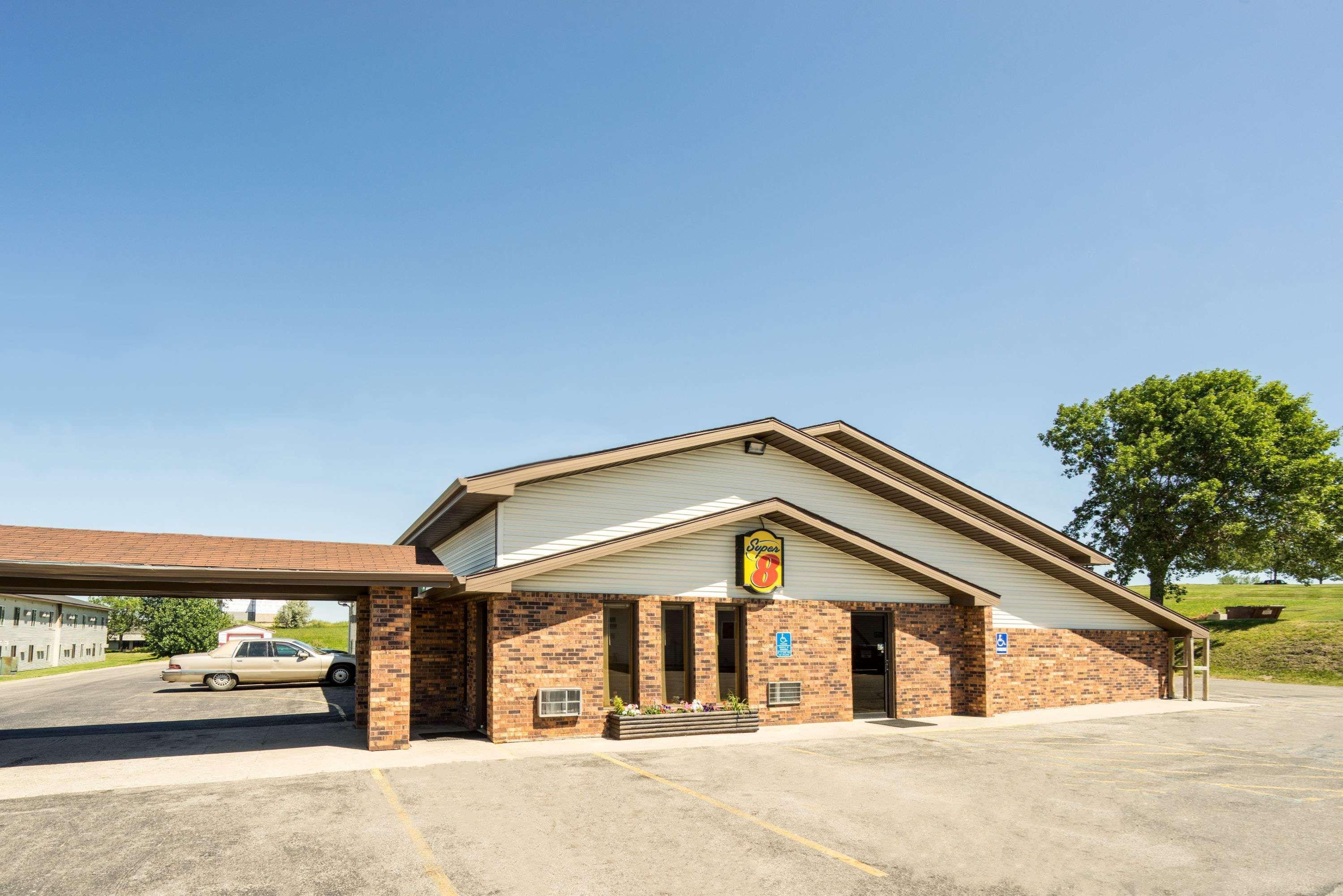 Super 8 By Wyndham Fergus Falls المظهر الخارجي الصورة