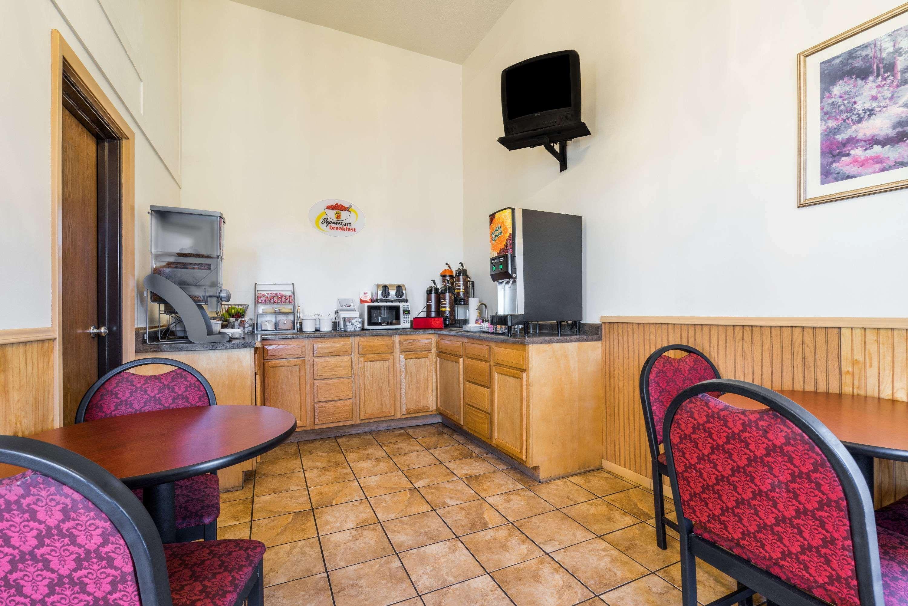 Super 8 By Wyndham Fergus Falls المظهر الخارجي الصورة