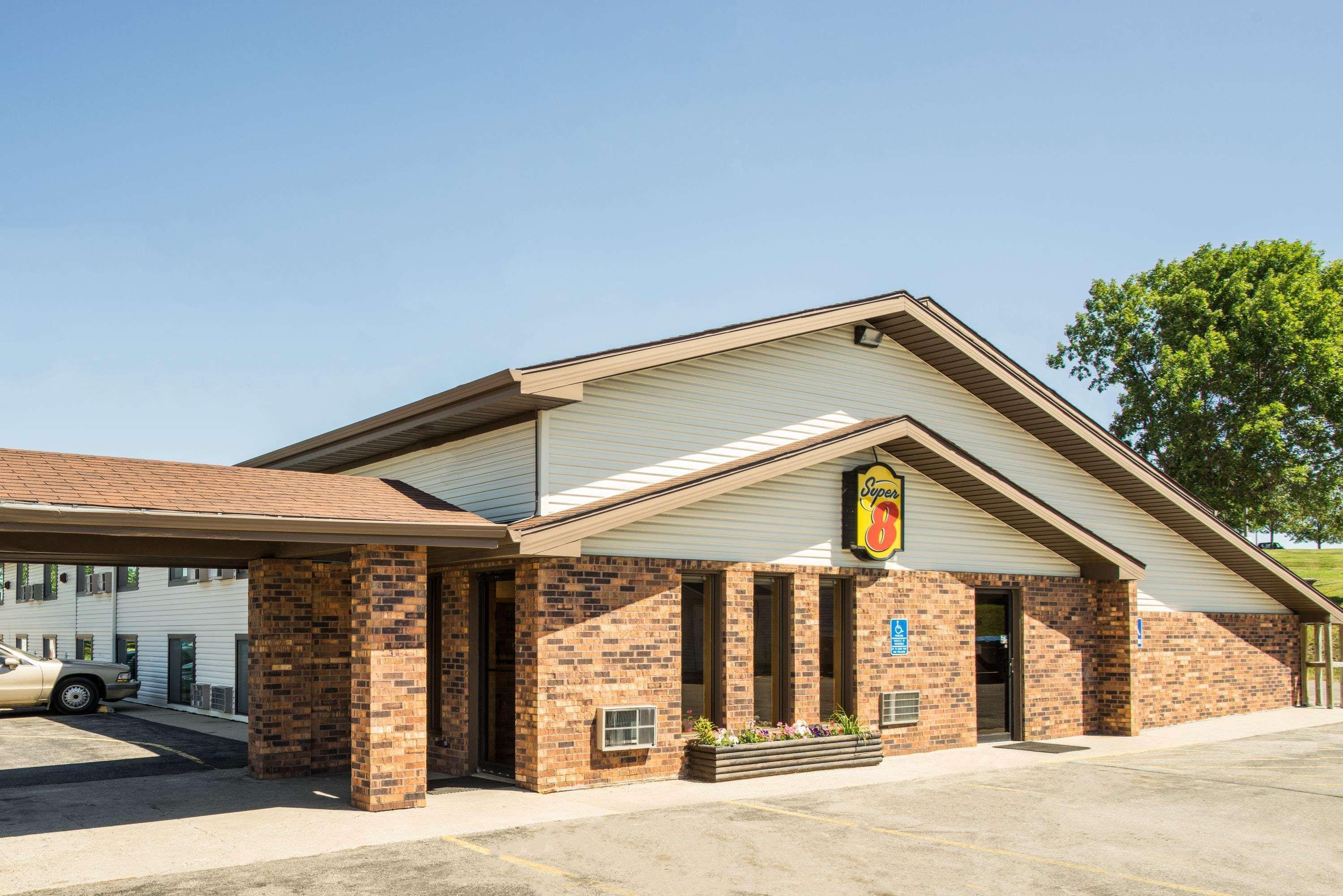 Super 8 By Wyndham Fergus Falls المظهر الخارجي الصورة