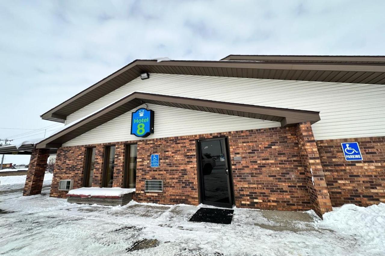 فندق Super 8 By Wyndham Fergus Falls المظهر الخارجي الصورة